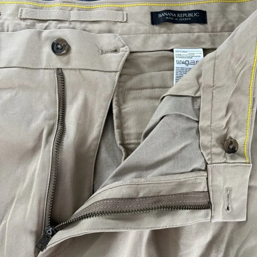 New Banana Republic Men’s Rapid Movement Chino Smithfield Pleated Size 36x30